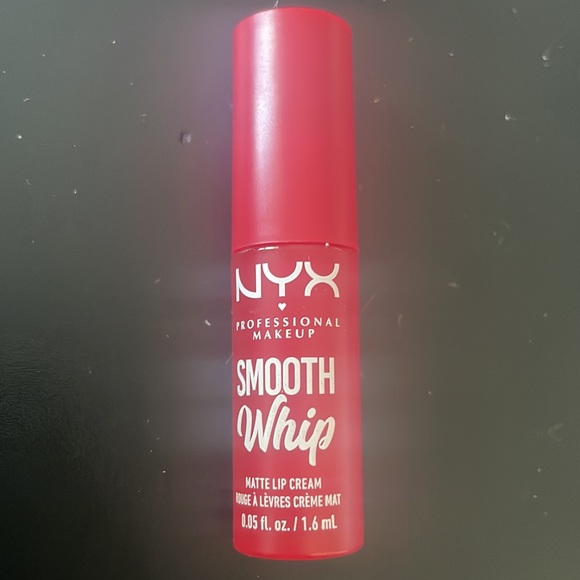 Brand new Beauty Bundle! - Picture 8 of 10